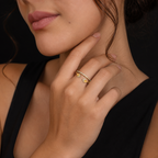 Anillo de oro italiano de 10K para mujer | Diseño de hojas con piedras creadas en laboratorio